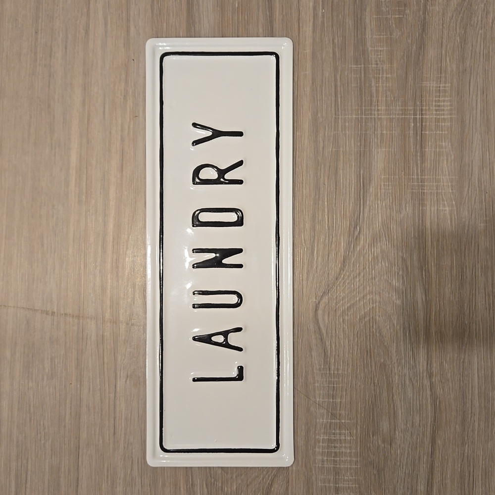 Laundry sign